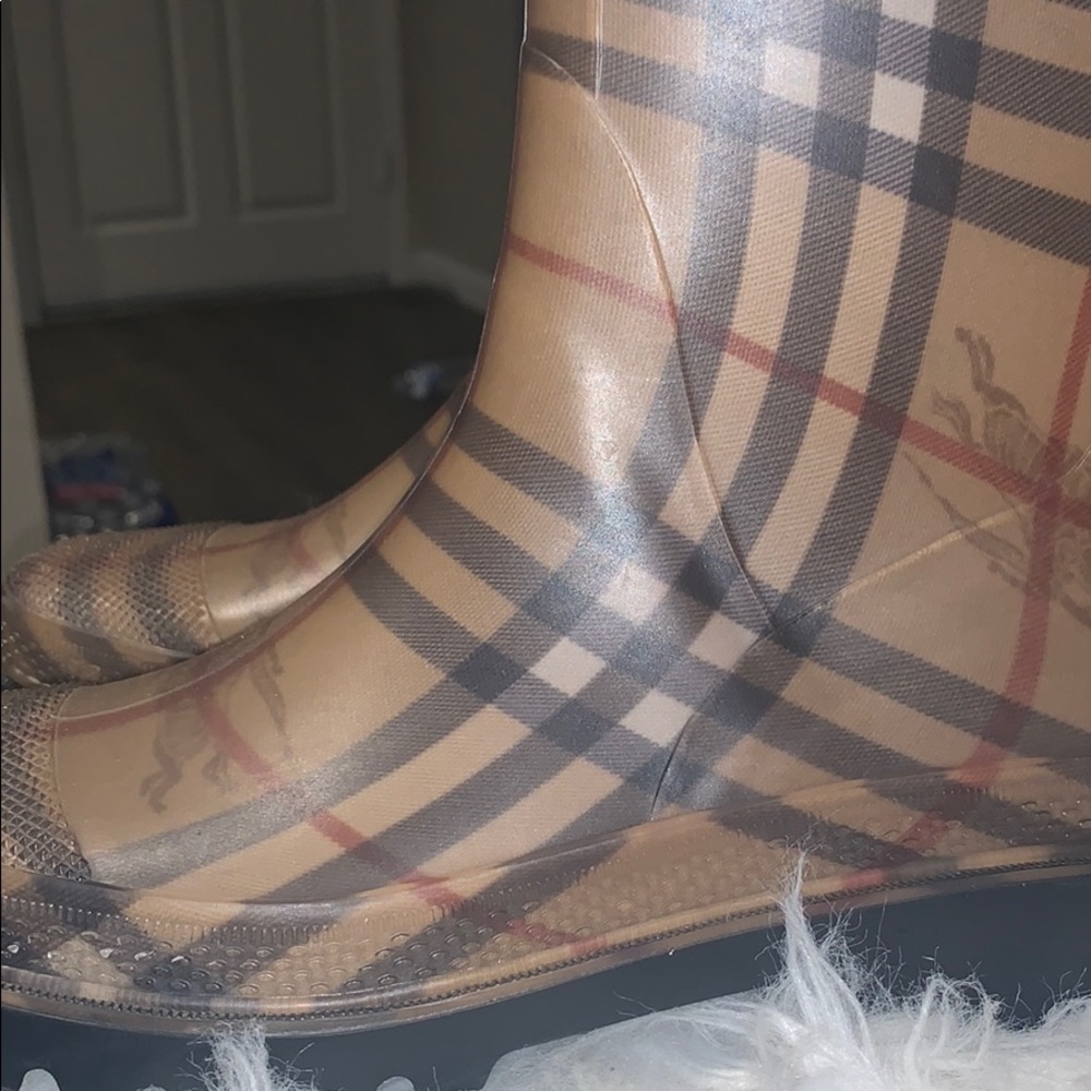 Burberry rain boots - Picture 6 of 7
